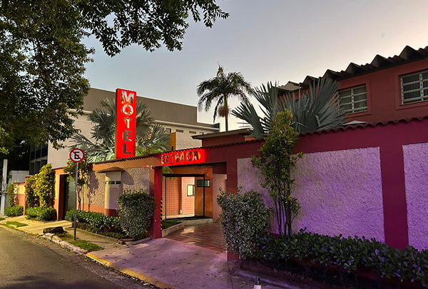 fachada do motel